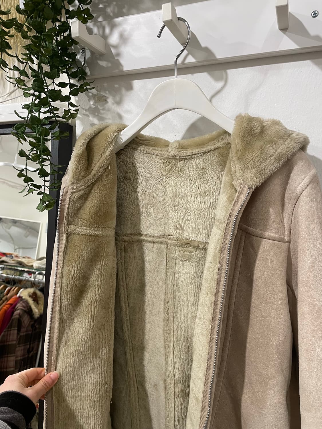 Cozy Nude Suede Jacket 상품이미지9