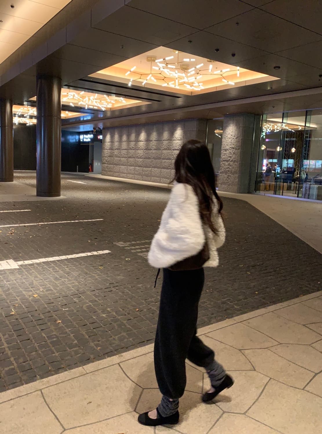 오브제스트 Soft Bloom Raccoon Knit Jogger 차콜 상품이미지6