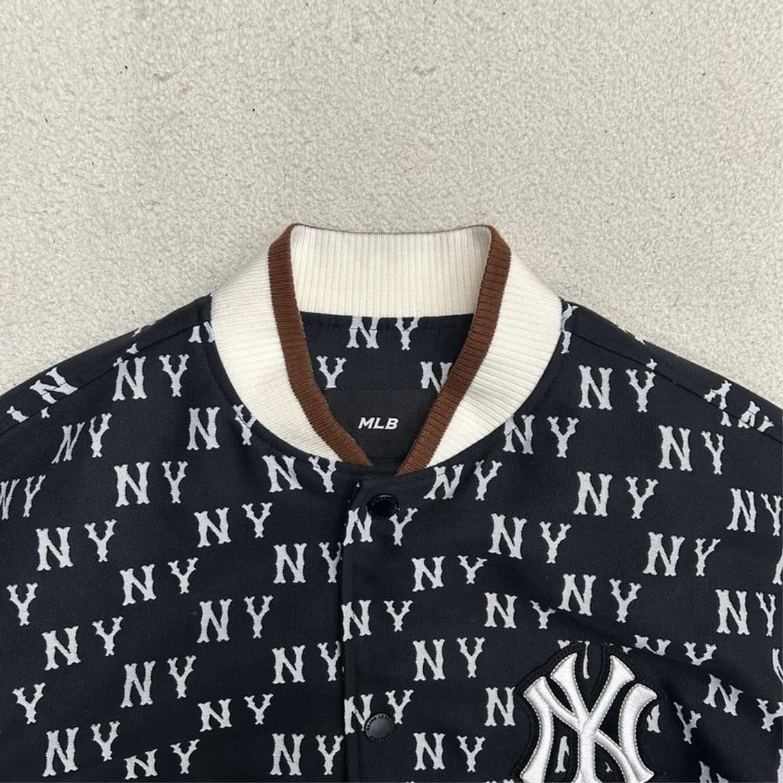MLB 뉴욕양키스 클래식 모노그램 자카드 바시티 자켓 블랙 L 상품이미지4