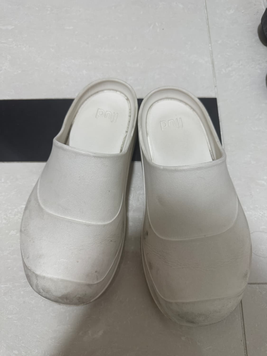 러드 클로그 8 크림 상품이미지1