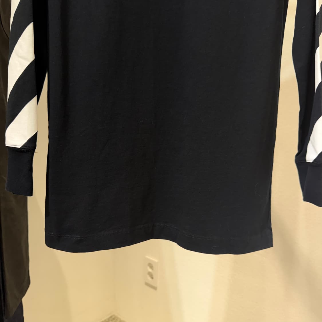 오프화이트 프린팅 티셔츠(감정서⭕️) 상품이미지7