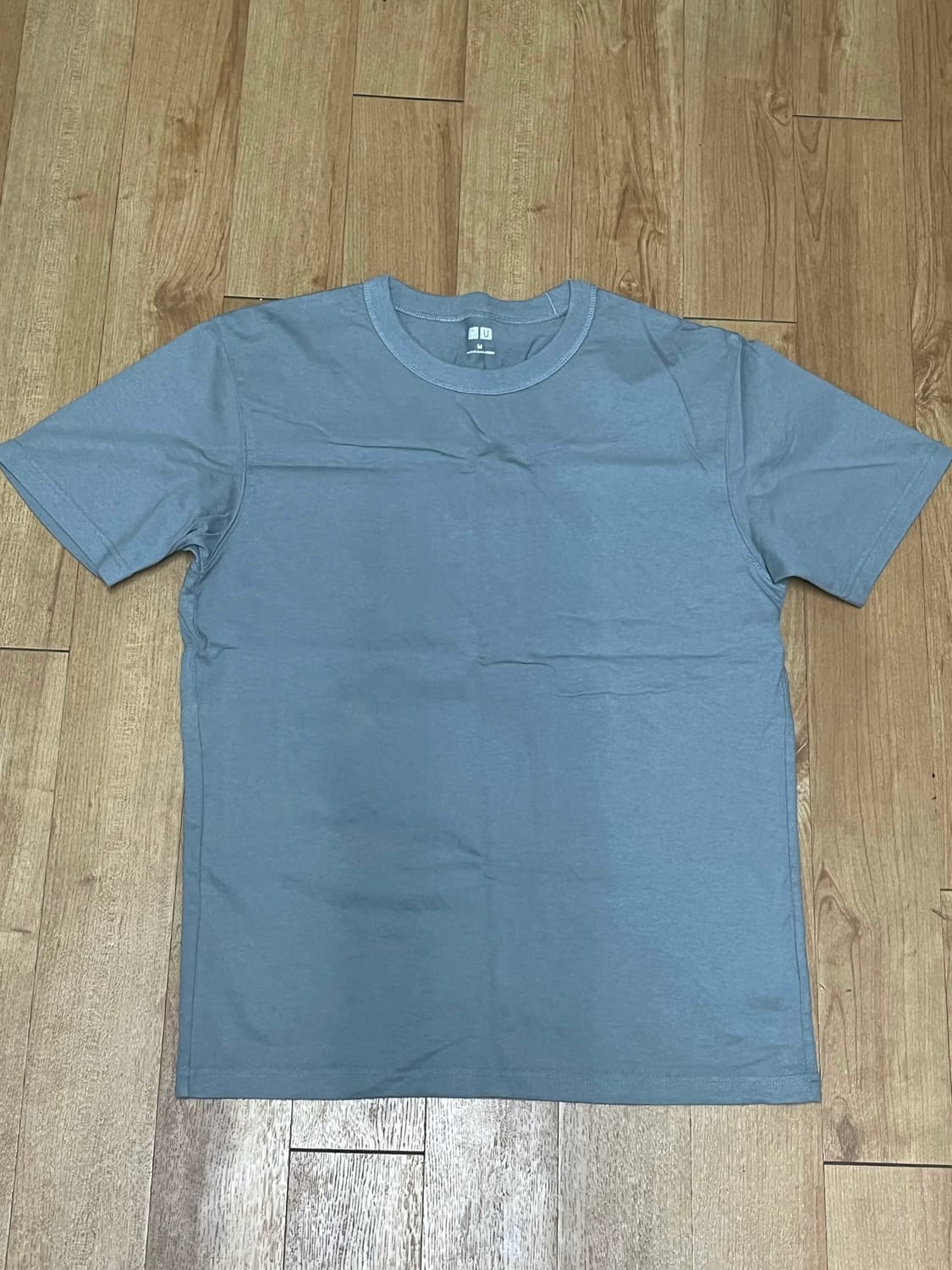 유니클로 기본 티 상품이미지1