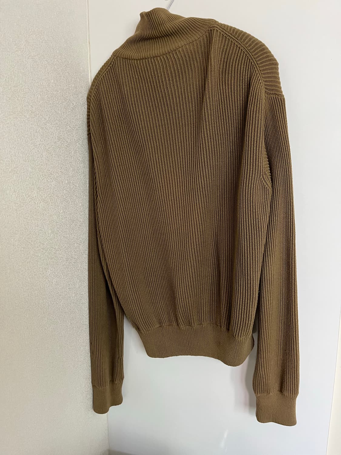 프라다 집업 상품이미지2