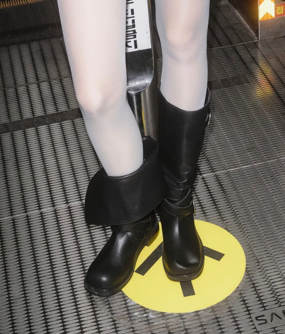 기호 레이븐 폴더블 버클 부츠 블랙  상품이미지2