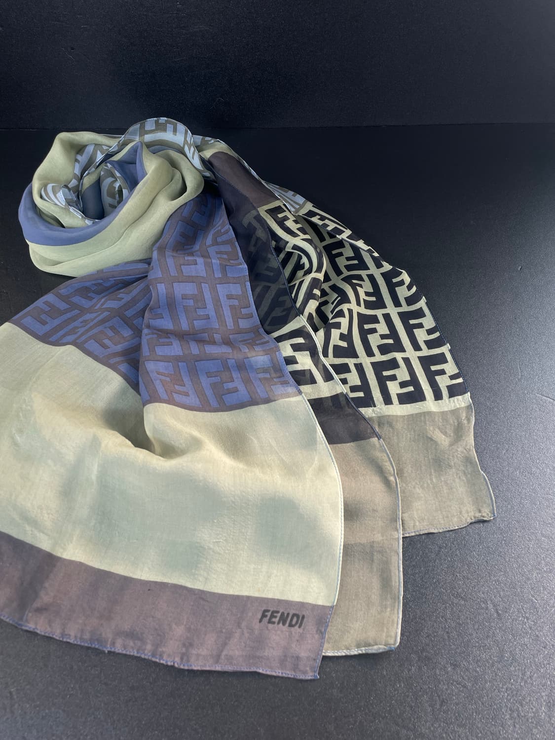 FENDI 펜디 FF로고 실크 스카프 상품이미지3