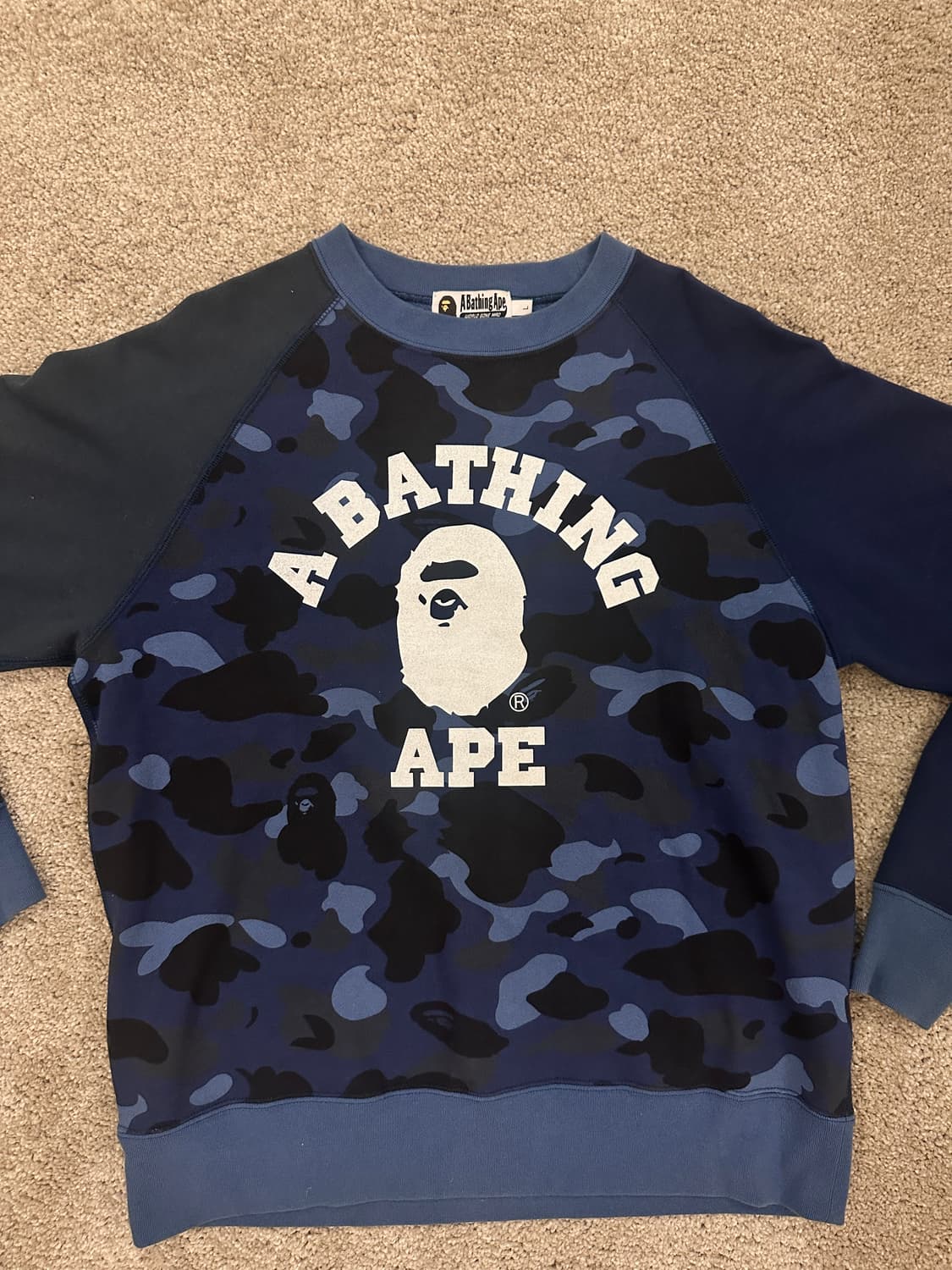 베이프 맨투맨 상품이미지1