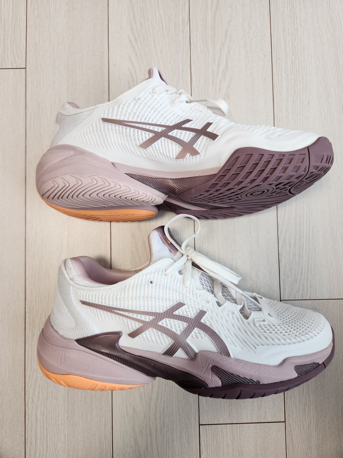 아식스 코트FF3 테니스화 올코트 클레이 사이즈250

거의 새거상태 오 상품이미지5