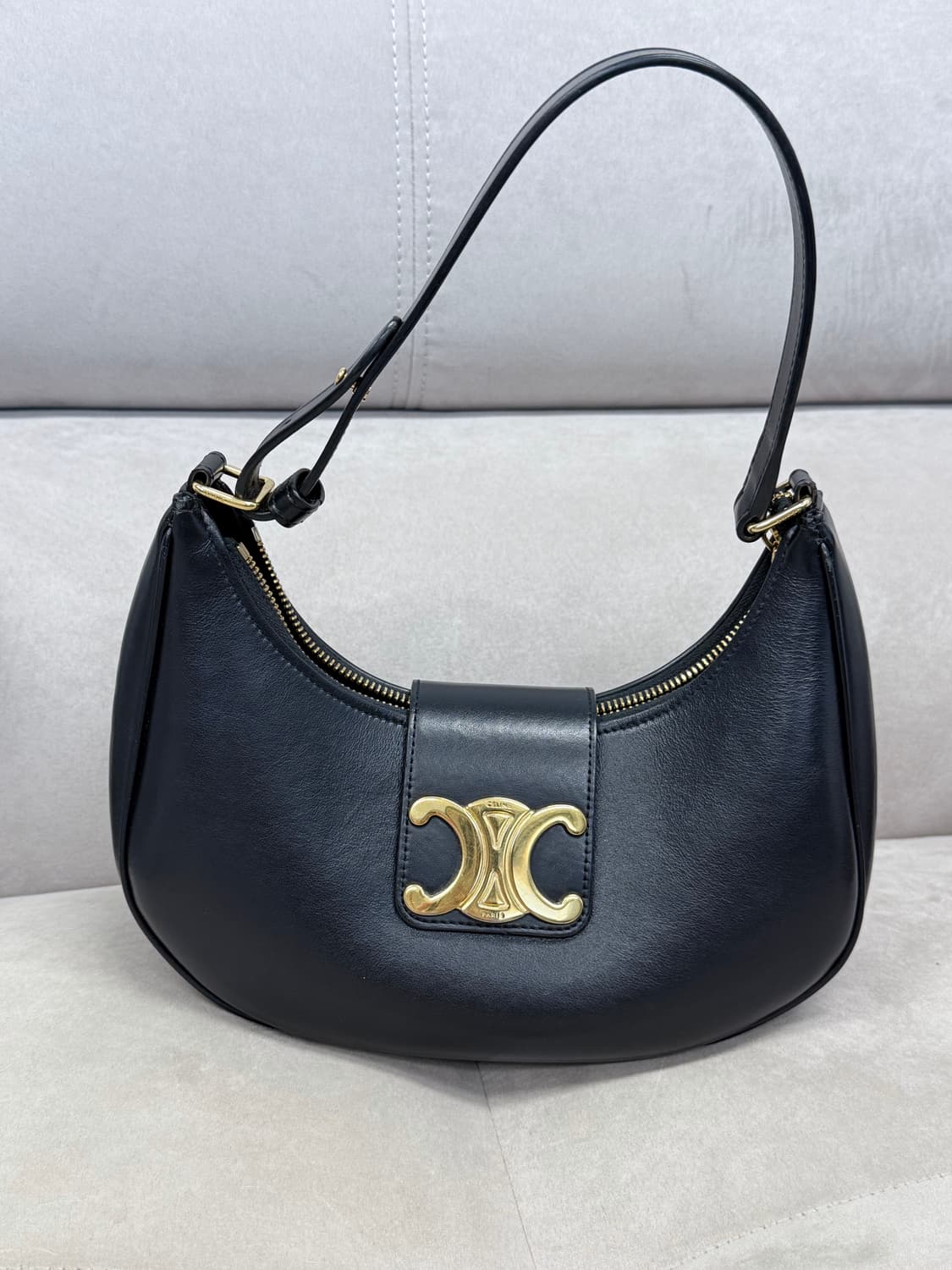  셀린느 아바백 블랙 트리옹프 상품이미지1