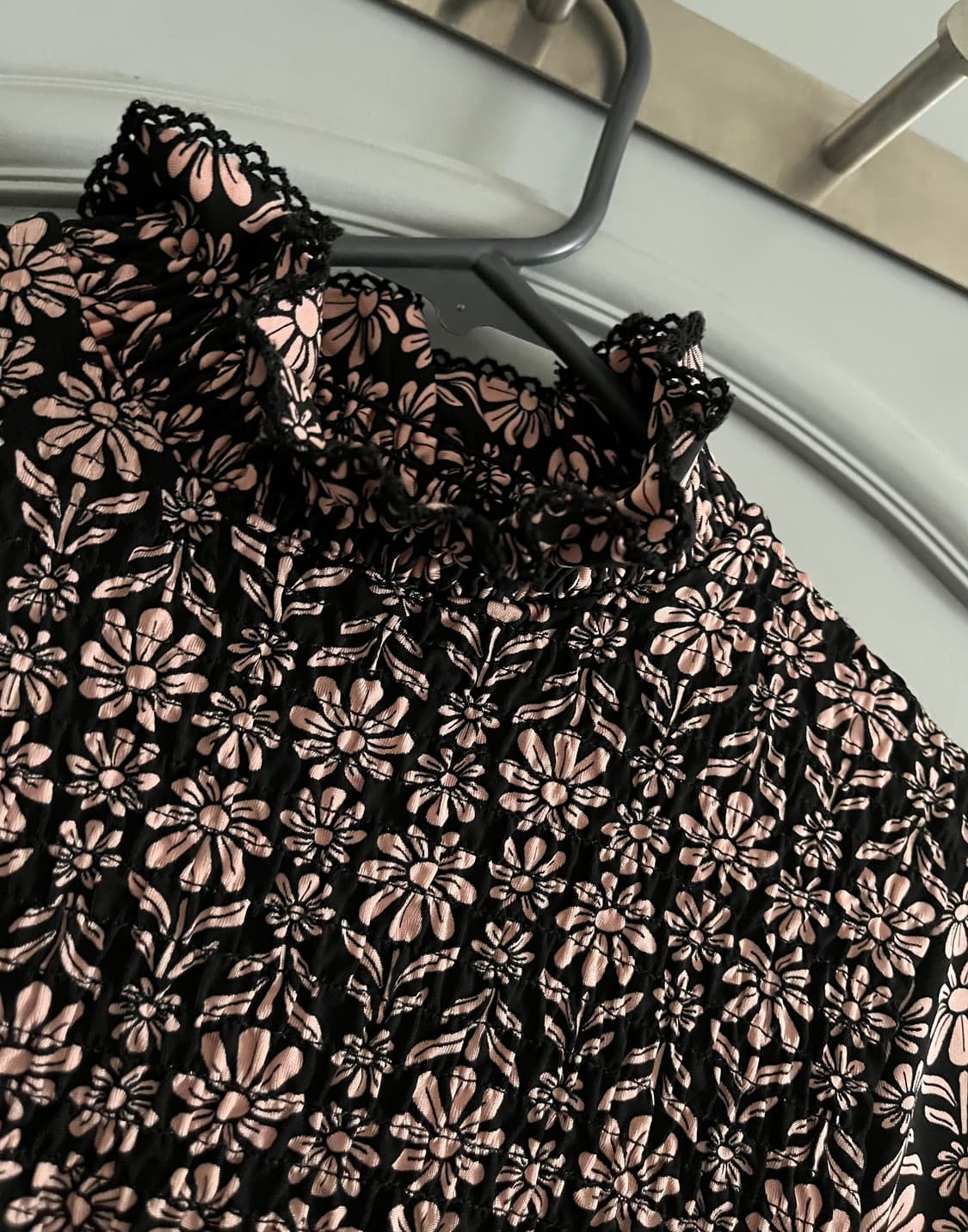 산드로 하이넥 플라워 밴딩 블라우스 0사이즈 상품이미지5