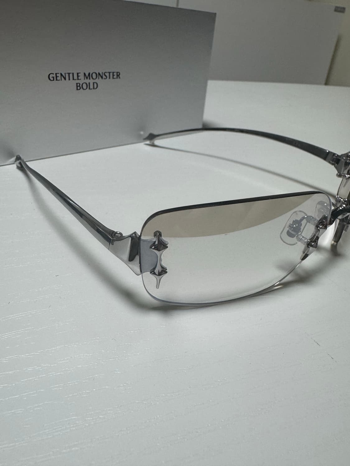 젠틀몬스터 선글라스 TTL 02 (BRG) 팝니다 ! 상품이미지3