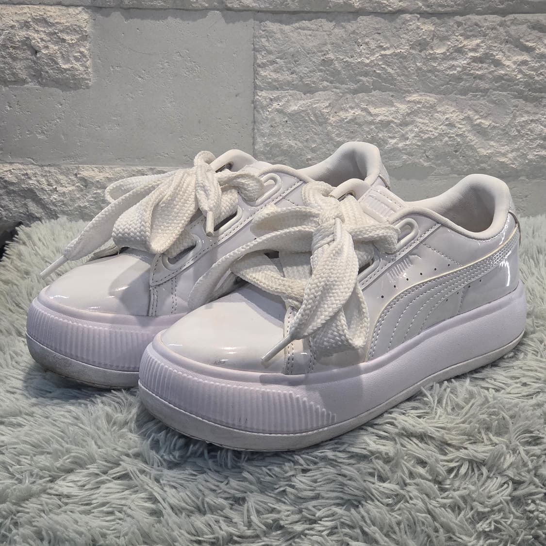 1w-16:푸마 카리나 패턴 레더 화이트 24cm-거의새거 상품이미지1