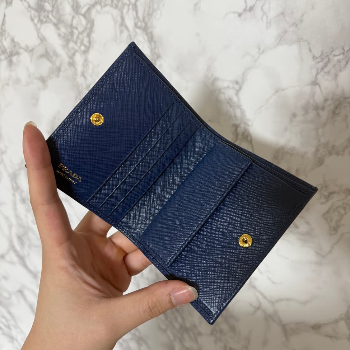 [새상품] 프라다 사피아노 삼각로고 지갑 상품이미지3