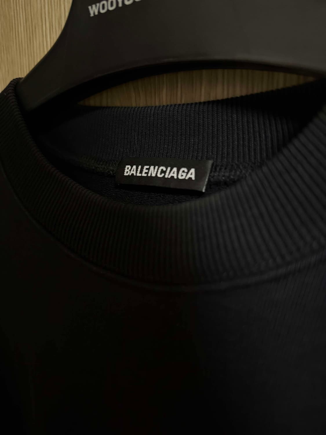 발렌시아가 웨이브로고 맨투맨 블랙 L 상품이미지3