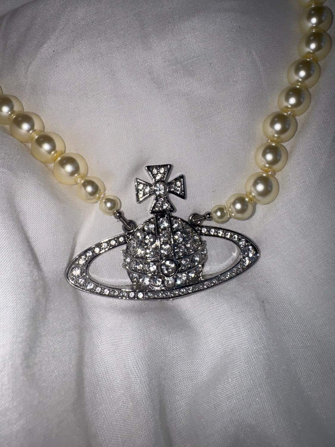 비비안웨스트우드 바스 릴리프 진주 초커 상품이미지2