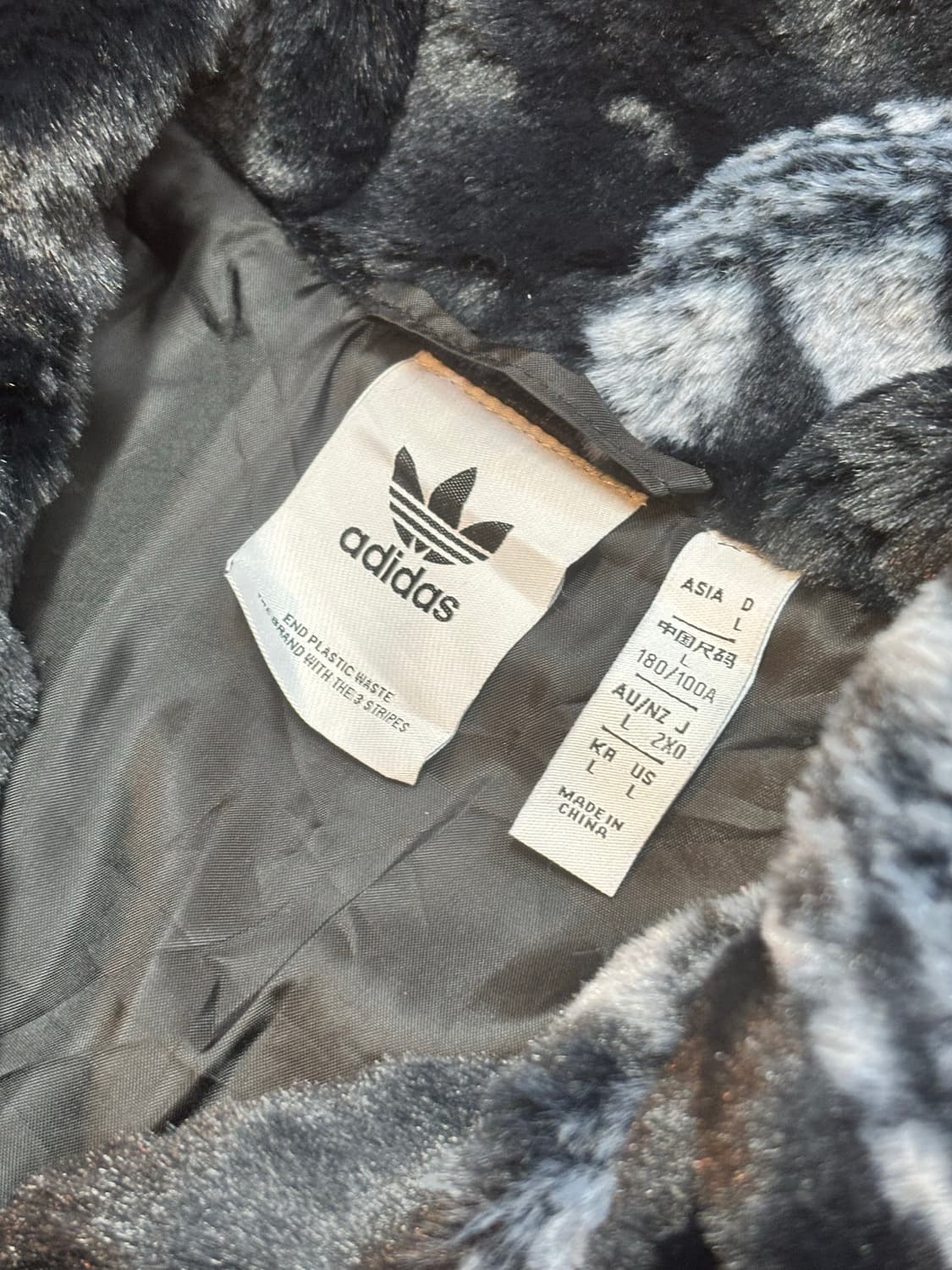 아디다스 모노그램 퍼자켓 상품이미지7