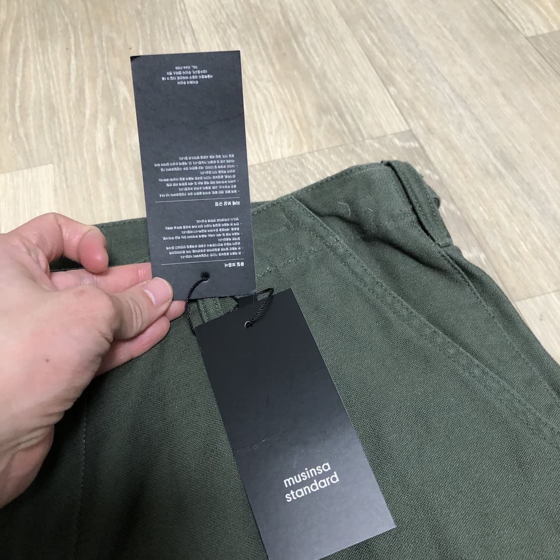 (32) 새상품 무신사 스탠다드 백사틴 파라슈트 팬츠 카키 상품이미지6