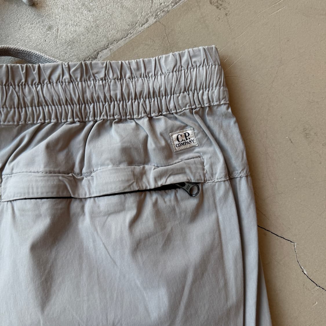 cp컴퍼니 렌즈 카고 팬츠 상품이미지6