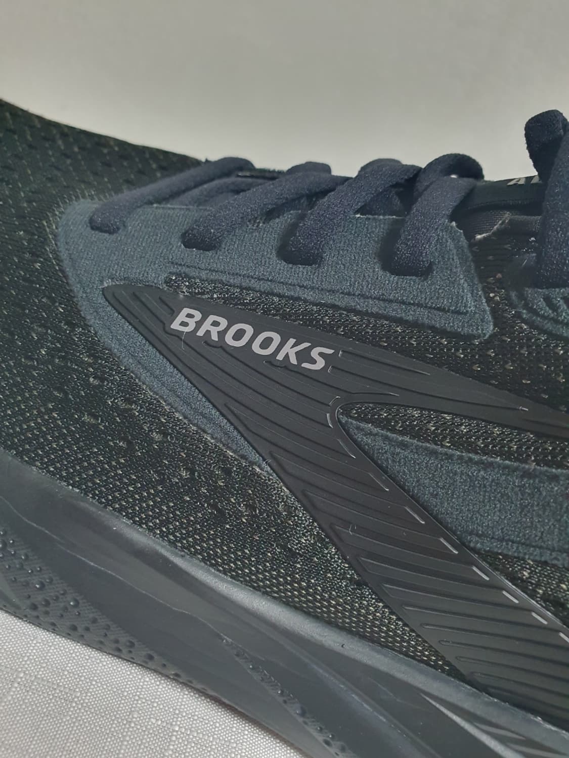 택포 300mm 브룩스 러닝화 아드레날린 GTS24 와이드 블랙 운동화 상품이미지8