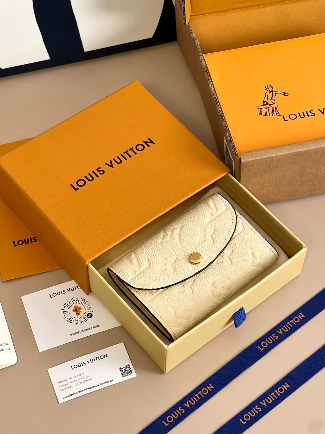 루이비통 로잘리 코인퍼스 로고 베이지 상품이미지1