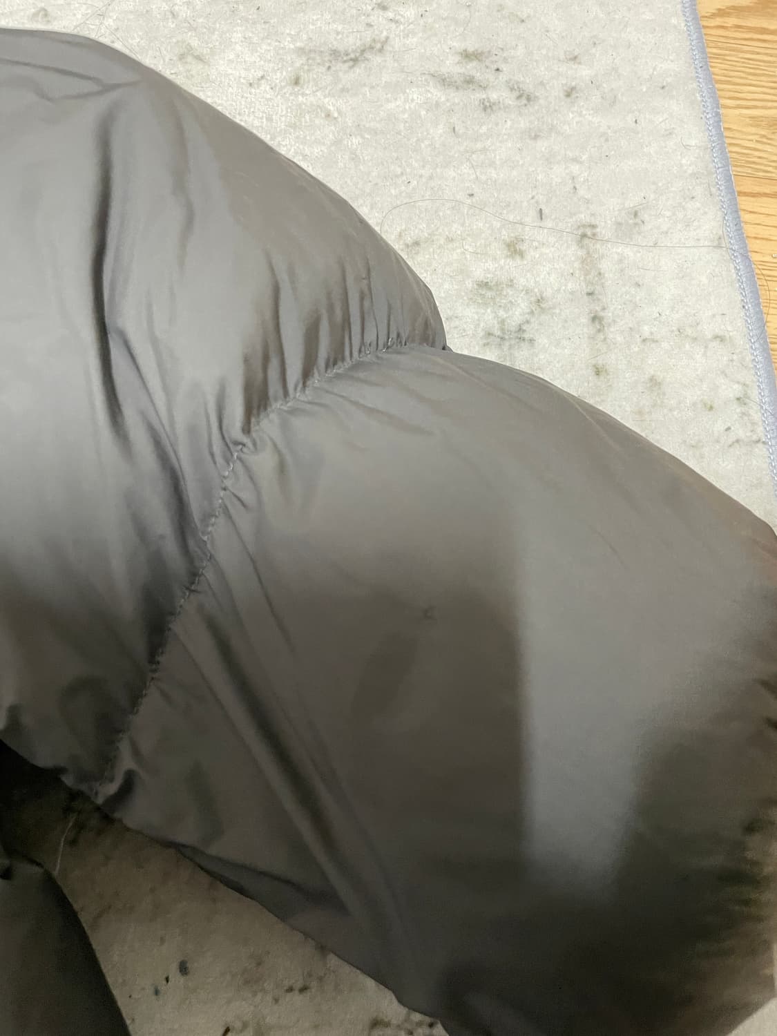 유니클로 파우더 소프트 패딩 차콜 L 상품이미지5