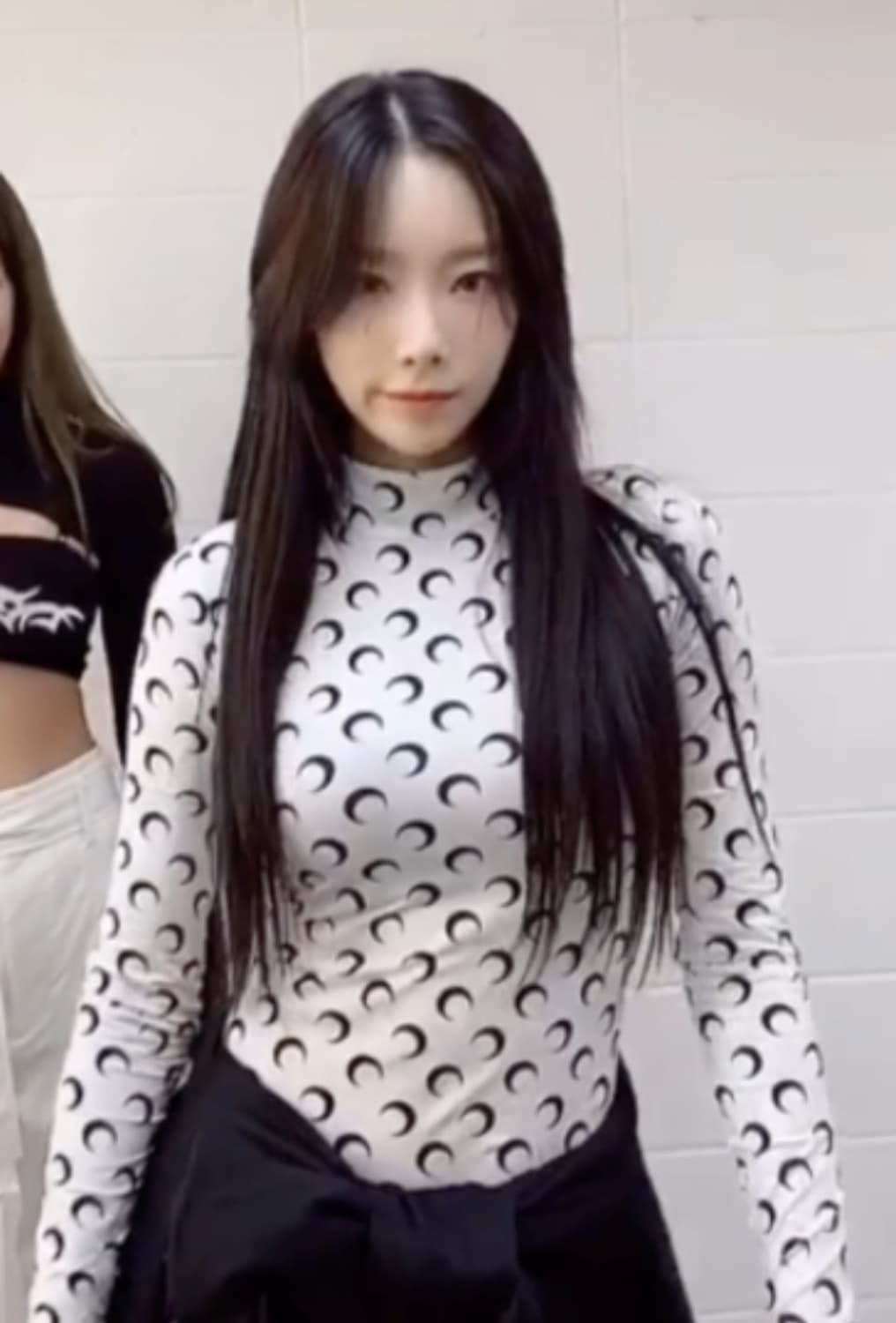 마린세르 문 프린티드 저지 롱슬리브 하이넥 상품이미지2