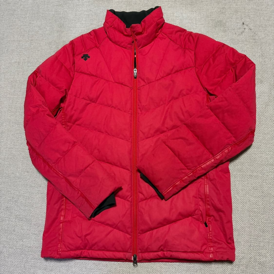 데상트 사이드로고 경량패딩 자켓 상품이미지1