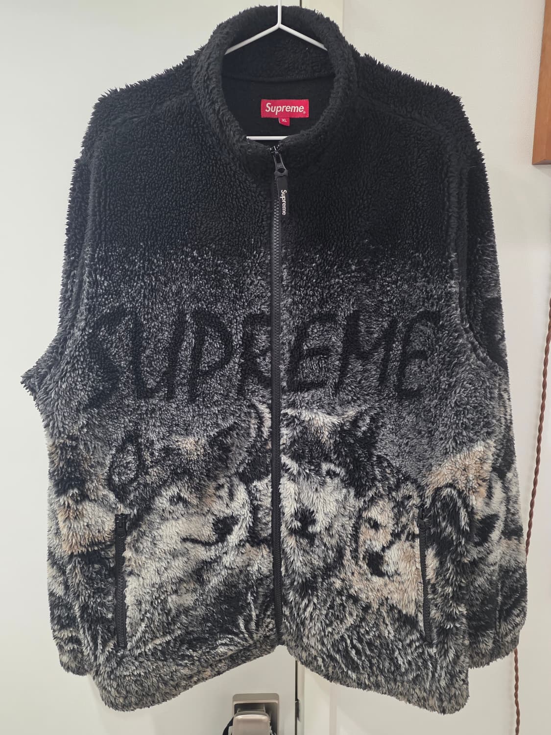 슈프림 울프 플리스 자켓 블랙 - 19SS 상품이미지1