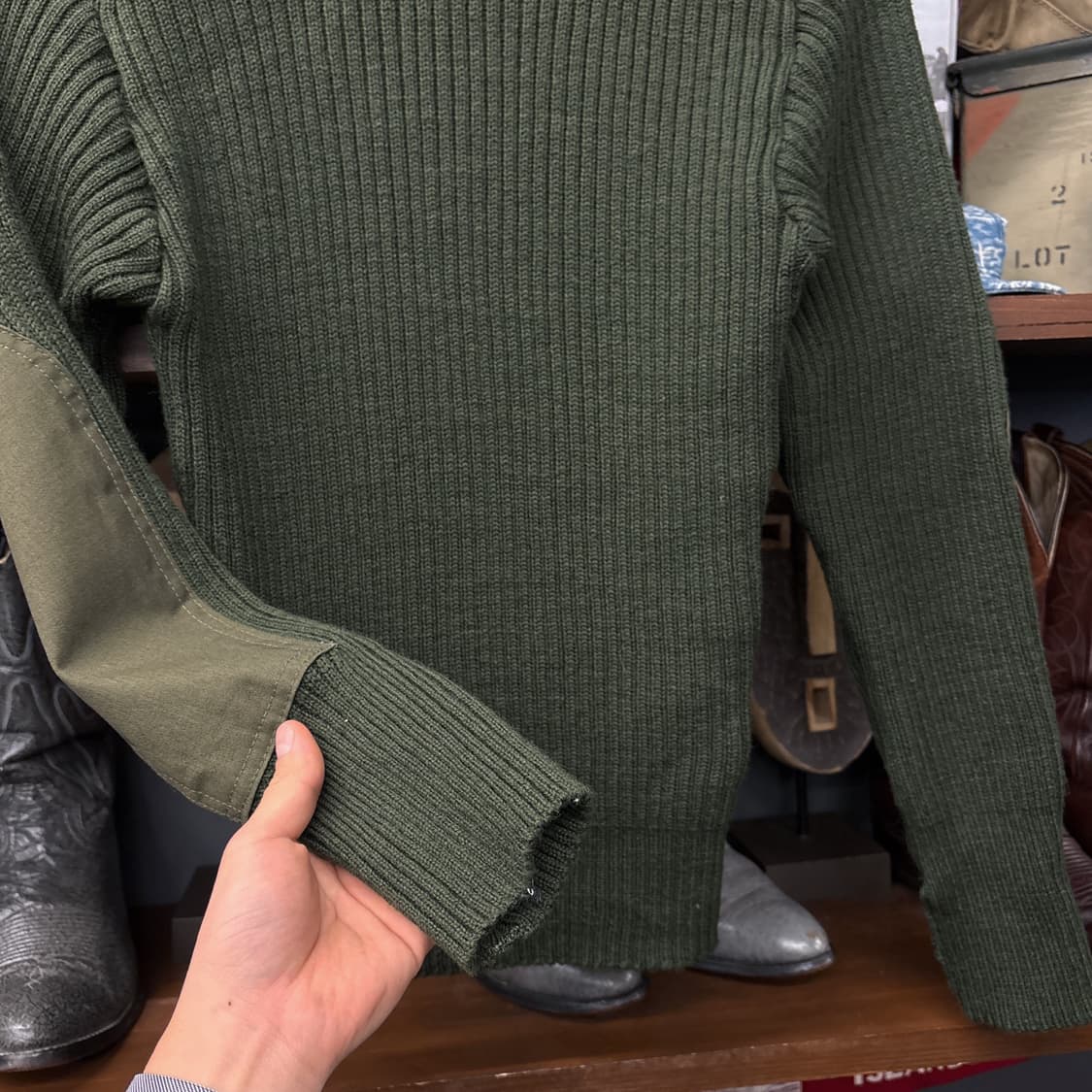 코만도 밀리터리니트 스웨터 암패치 견장 다크올리브 N314 상품이미지4