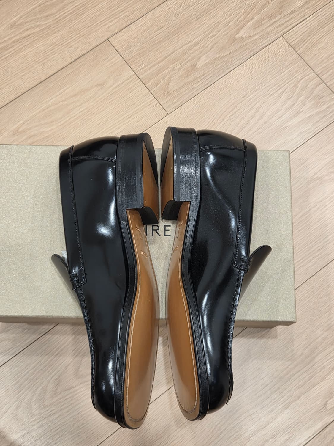 르메르 로퍼 Shiny Calfskin Leather 상품이미지3