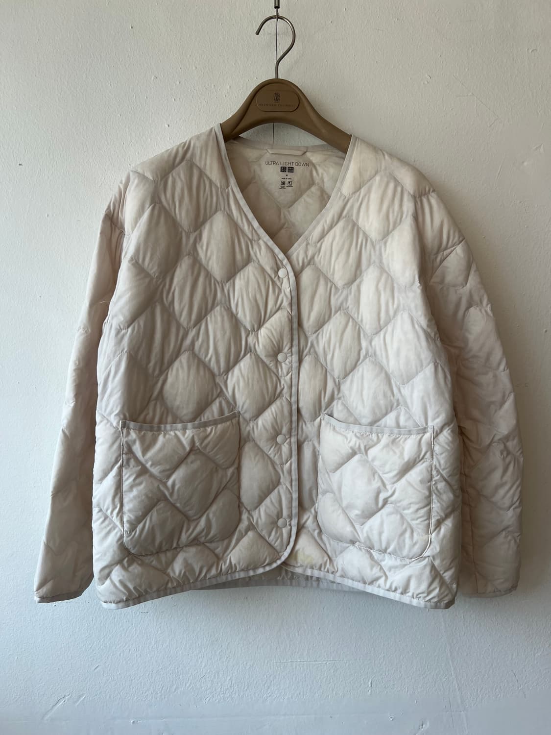 유니클로 여성 아이보리 다운패딩점퍼 경량패딩 상품이미지2