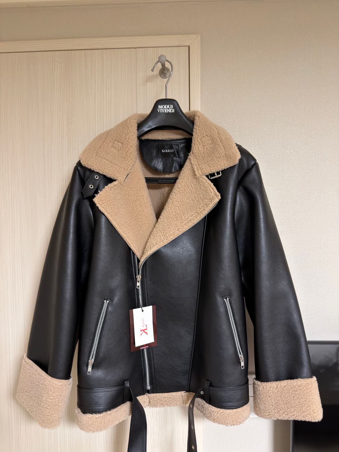 콜릿 MEN 오버핏 무스탕 플리스 자켓 Black Beige 상품이미지1