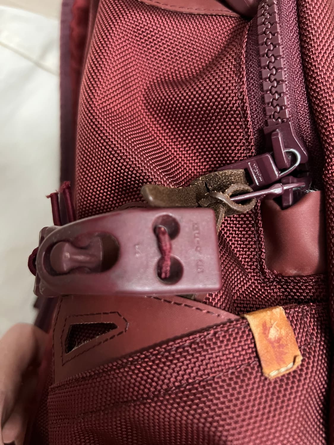 비즈빔 발리스틱 버건디 백팩 20L 상품이미지8