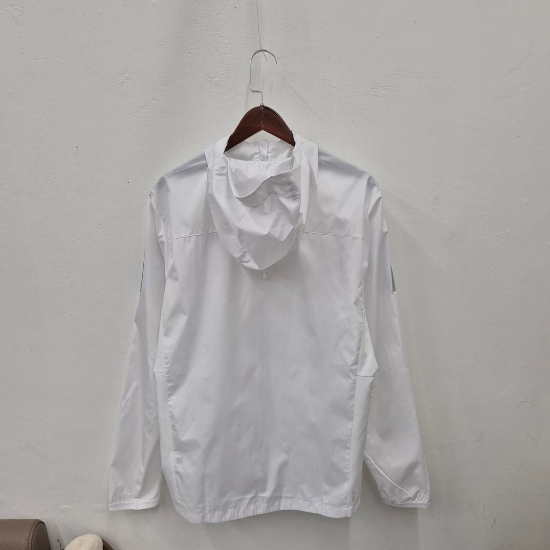 아디다스 후드 러닝 윈드브레이커 L 상품이미지3