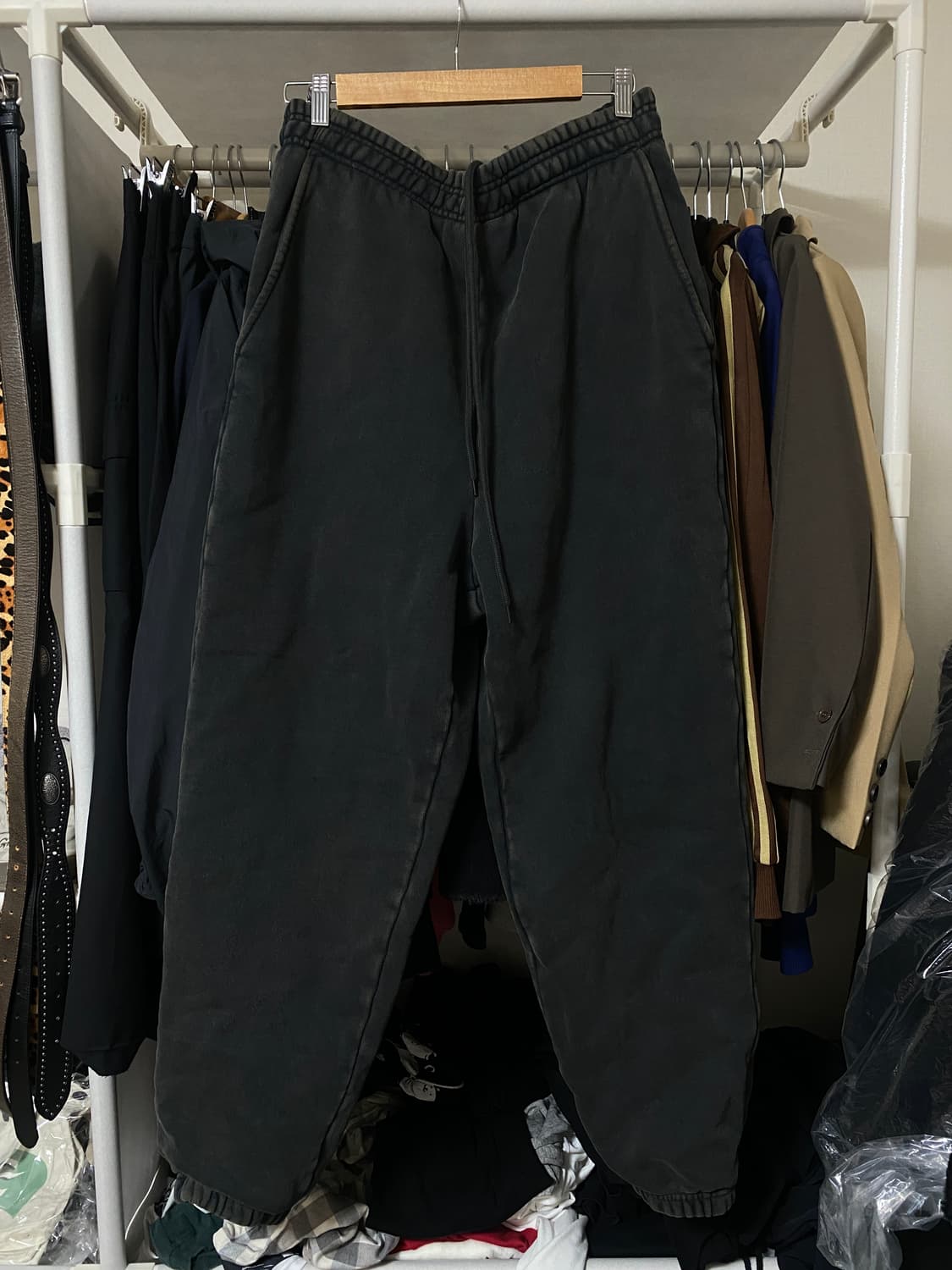 엔타이어스튜디오 스탠다드 스웨트 워시드 블랙 상품이미지4