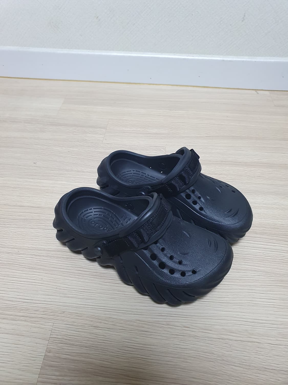 크록스 에코클로그 슬리퍼 230 상품이미지2