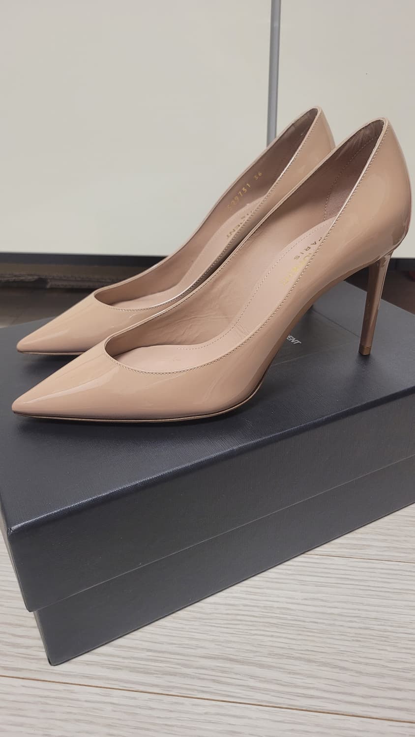 생로랑 ANJA 85 페이턴트 누드 36 사이즈 판매합니다. 상품이미지1