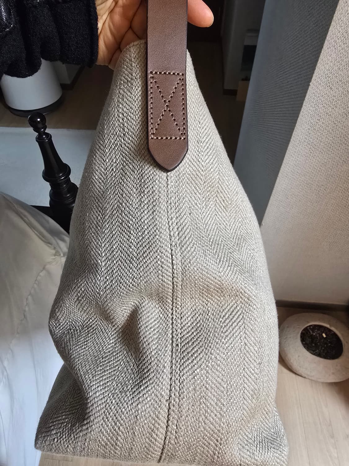 미즈모(Mismo)의 헤링본 토트,숄더백입니다. 상품이미지6