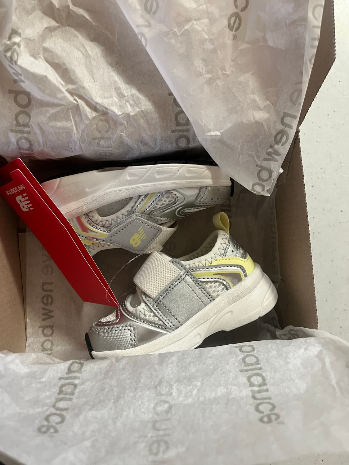 (120mm)프리들엑스 뉴발란스 프리들X 샌들 비타 옐로우 새제품 팝니다 상품이미지2