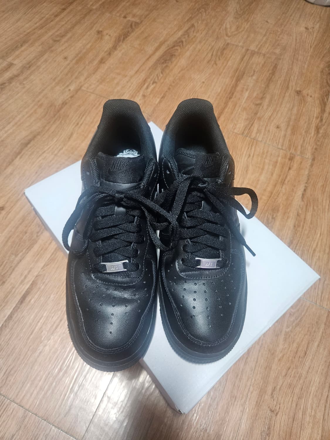 나이키 에어포스 로우 블랙 올검 275. 상품이미지2