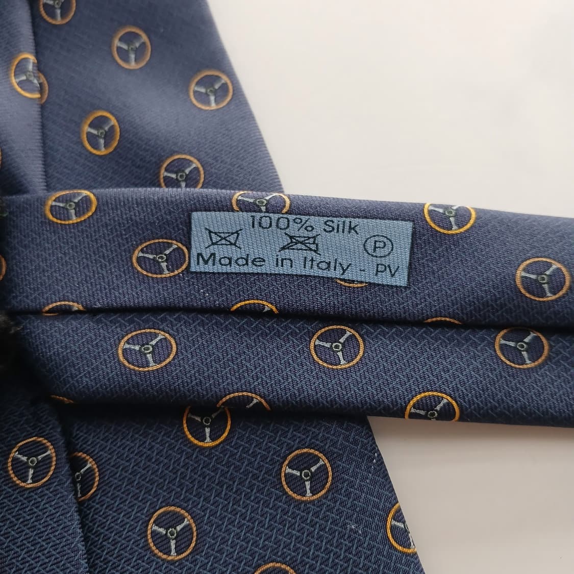 던힐 실크 네이비 오토모티브 패턴 넥타이 9.5cm B등급 A18342
 상품이미지8