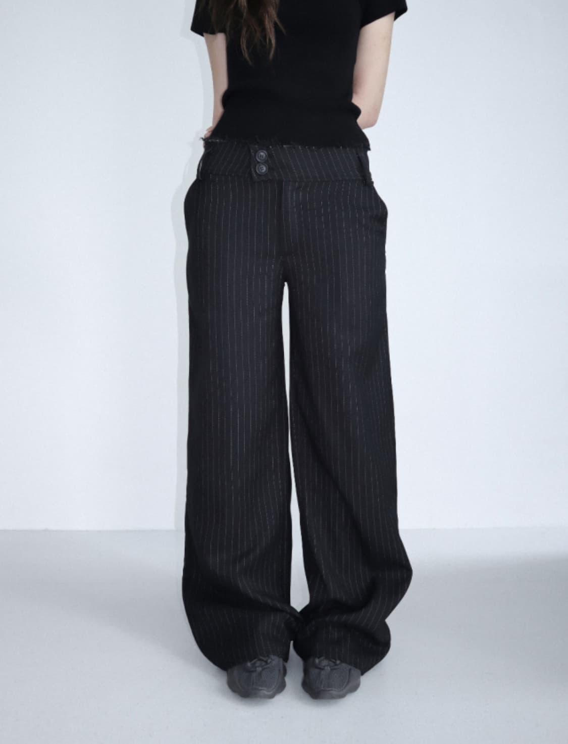 클라따 핀턱 로우 슬랙스 블랙 상품이미지1