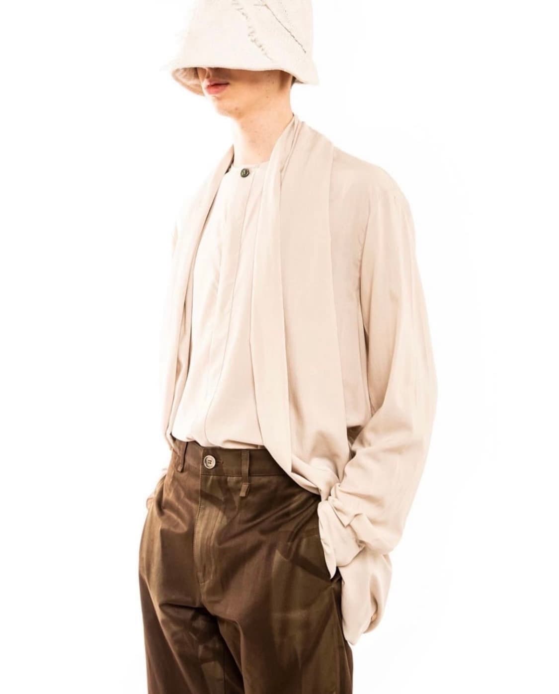 지용킴 22AW 드레이핑 셔츠 상품이미지1