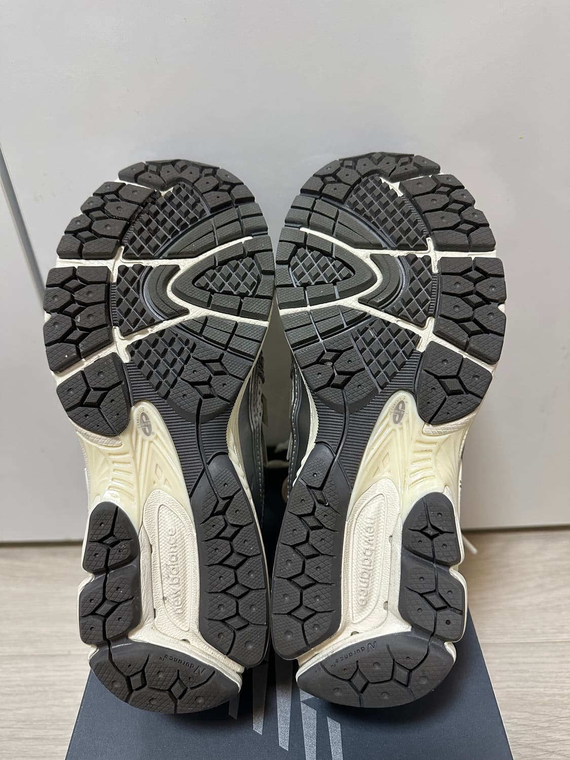 (225)뉴발란스 1906 화이트 그레이 상품이미지4