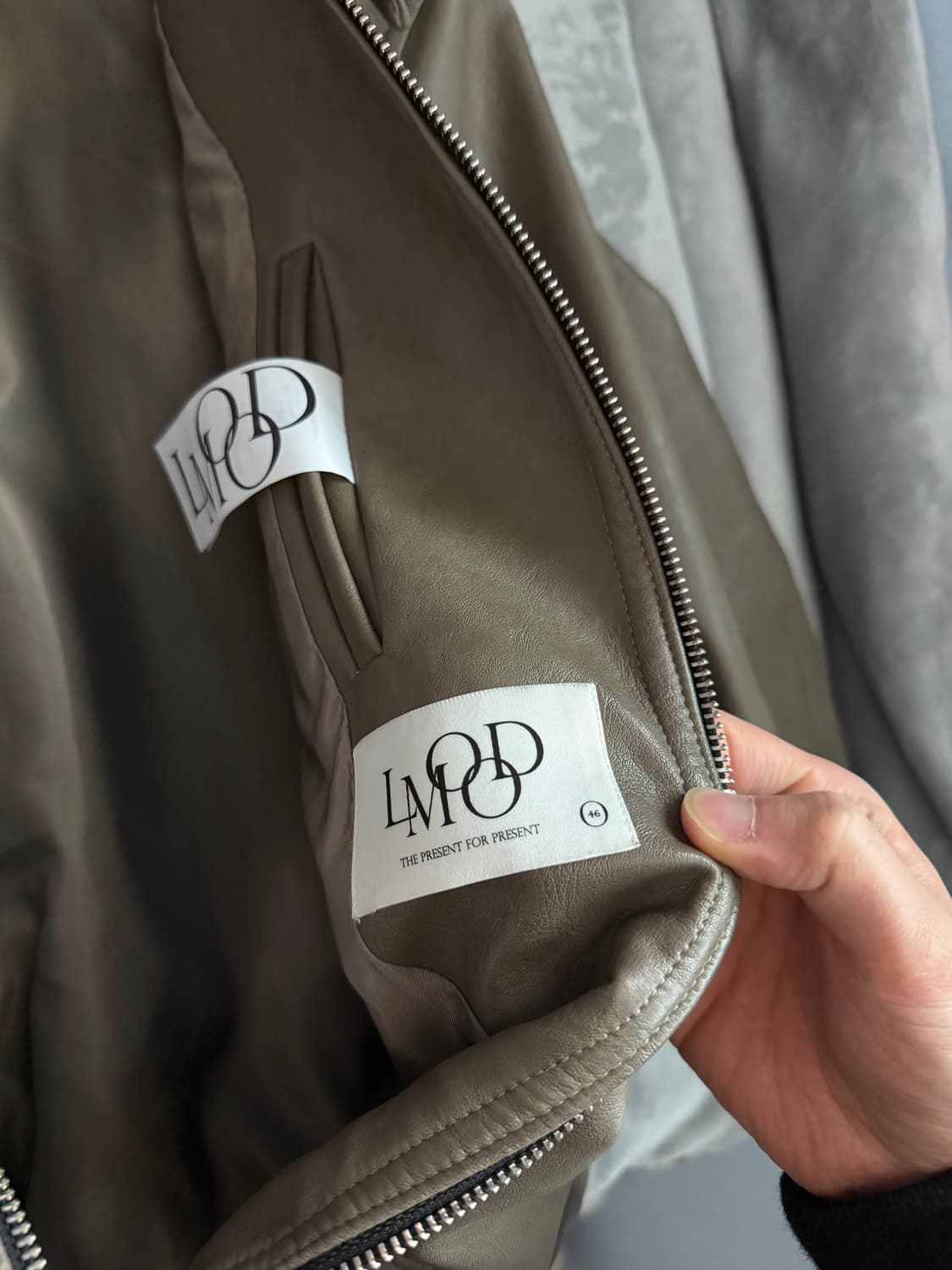 엘무드 캣츠마크 비건레더 자켓 올리브카키 상품이미지4