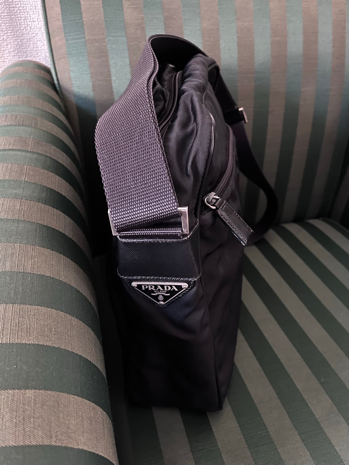 프라다 포코노 크로스백 상품이미지2