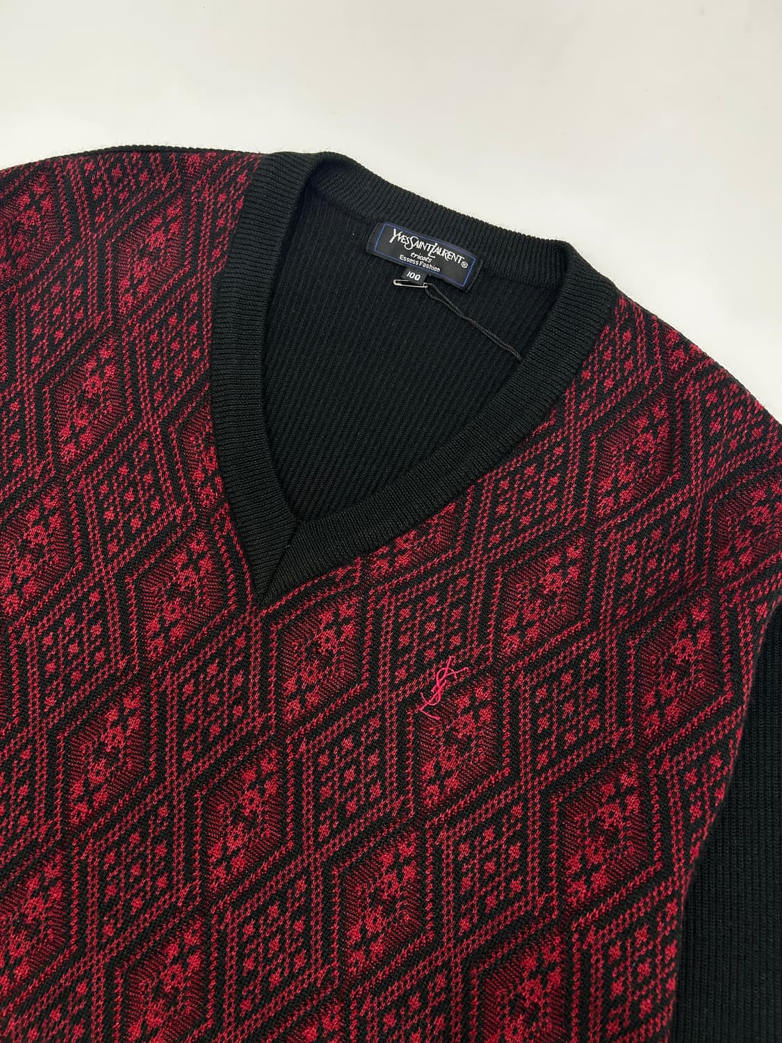 입생로랑 트리콧 V넥 울니트  상품이미지2