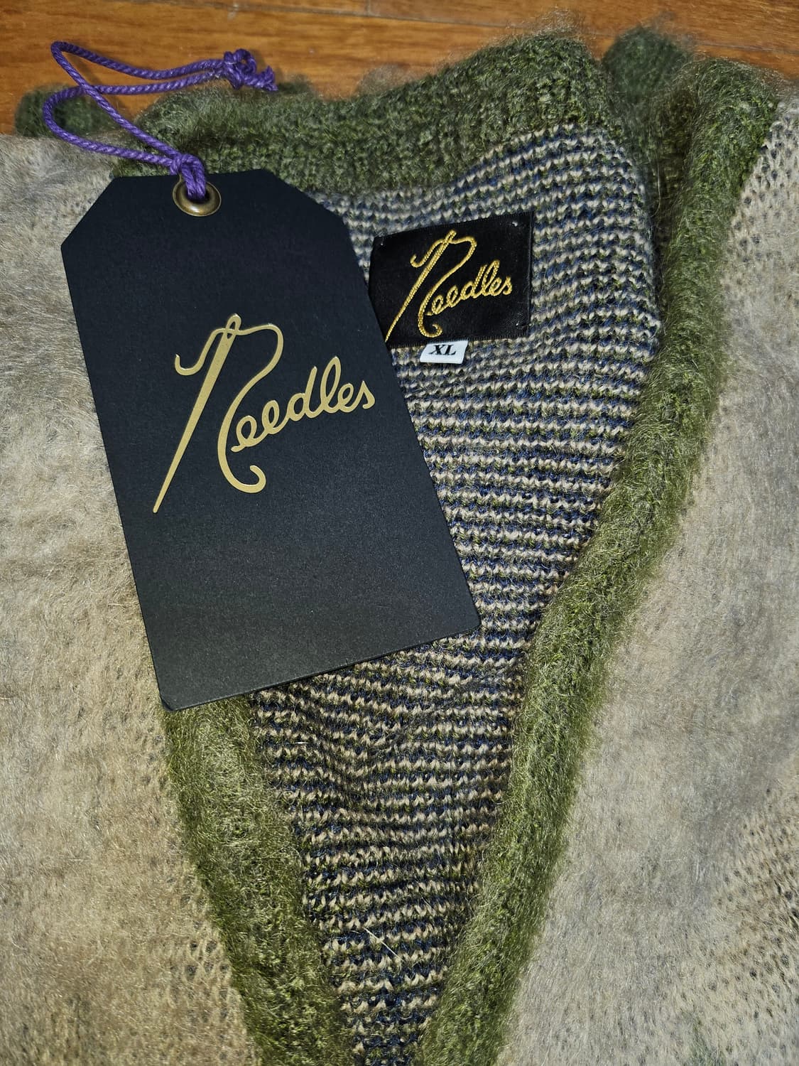 니들스 다이아몬드 모헤어 가디건 올리브 상품이미지4