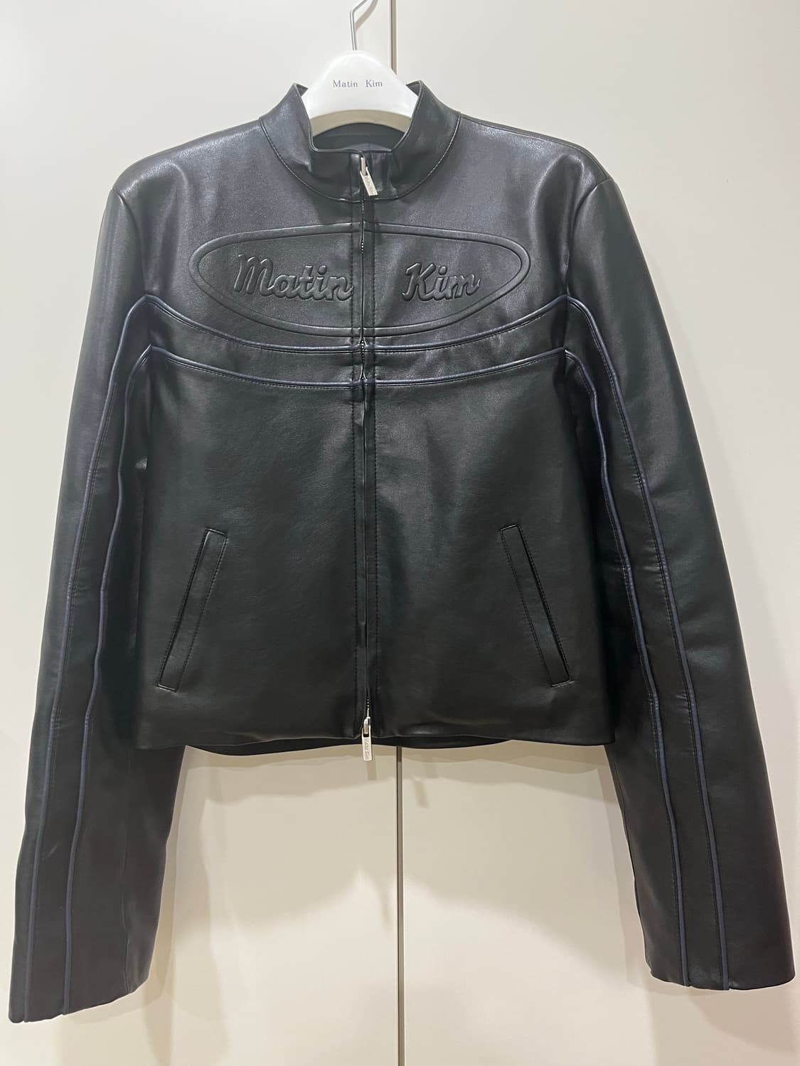 마뗑킴 OVAL LOGO RACING LEATHER JUMPER 상품이미지8