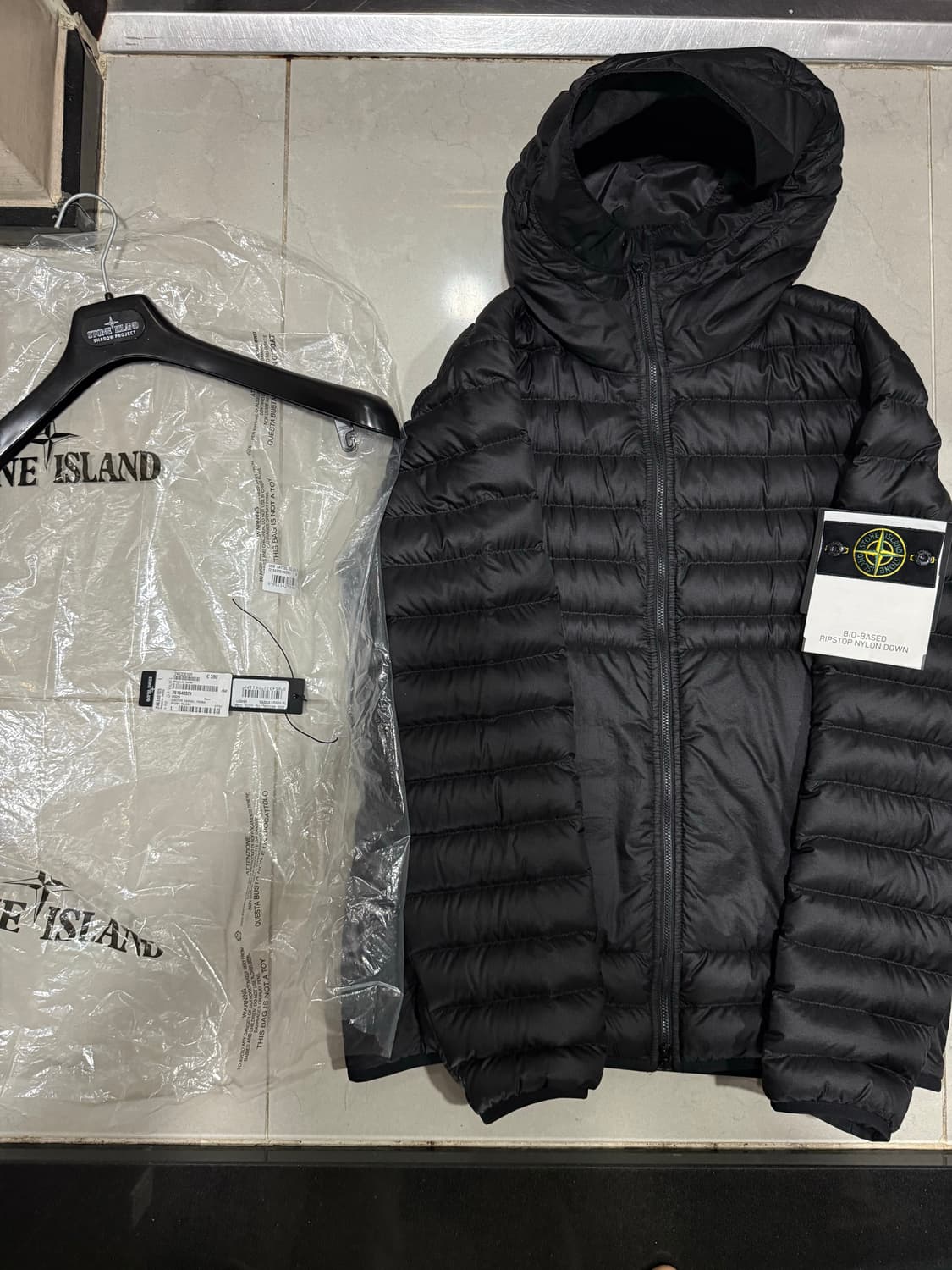 [당일출고,풀박스] 스톤아일랜드 바이오 립스탑 경량패딩 L 상품이미지1