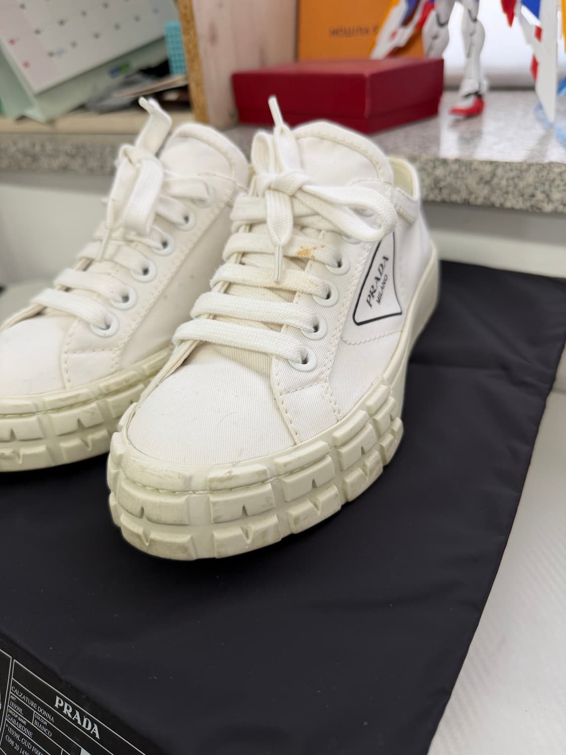 정품) 프라다 개버딘 스니커즈 화이트 37 풀구성 상품이미지2